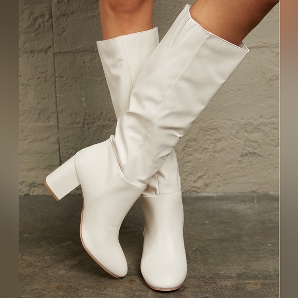NEW QUPID Retro 60s Go Go Style Vegan Leather Knee High Heeled Boots in White - Picture 2 of 5